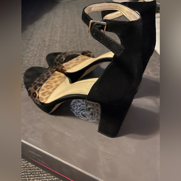 Vince Camuto Sathina Sandal - Picture 6 of 9